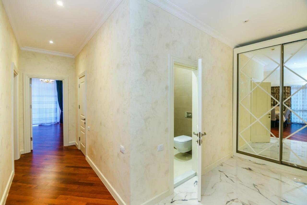 Lux Family Apartment In City Center 巴库 外观 照片