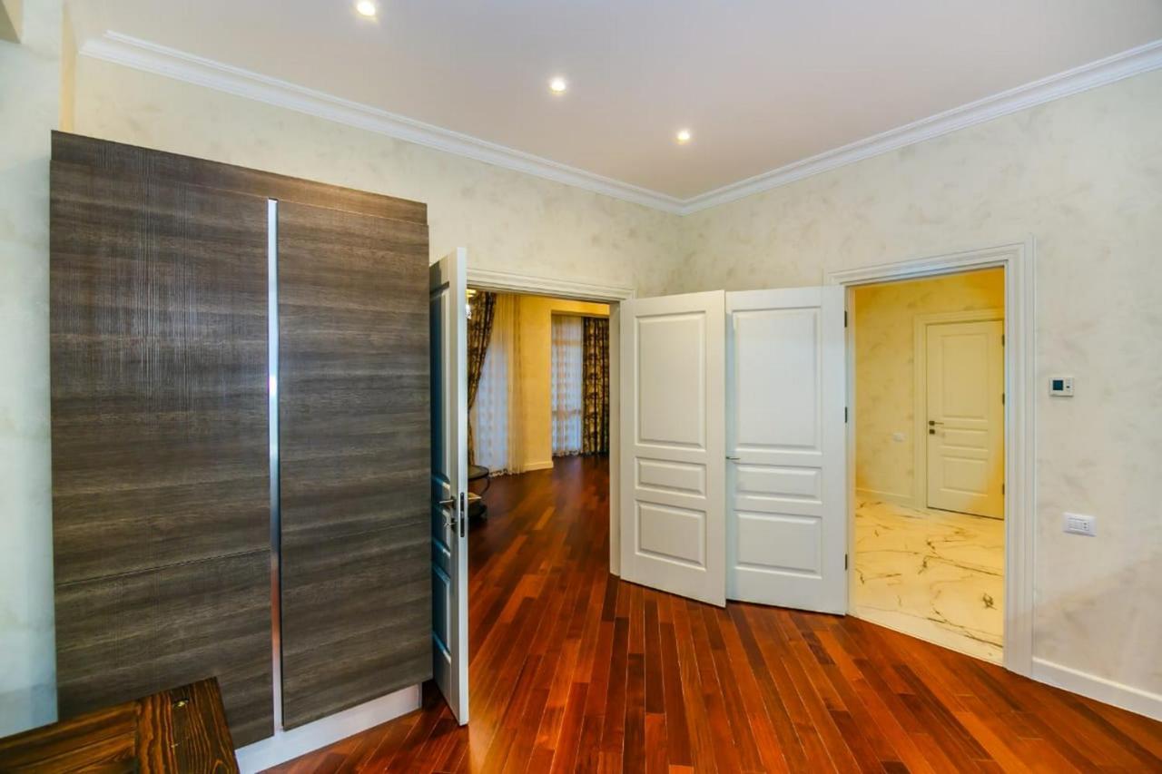 Lux Family Apartment In City Center 巴库 外观 照片