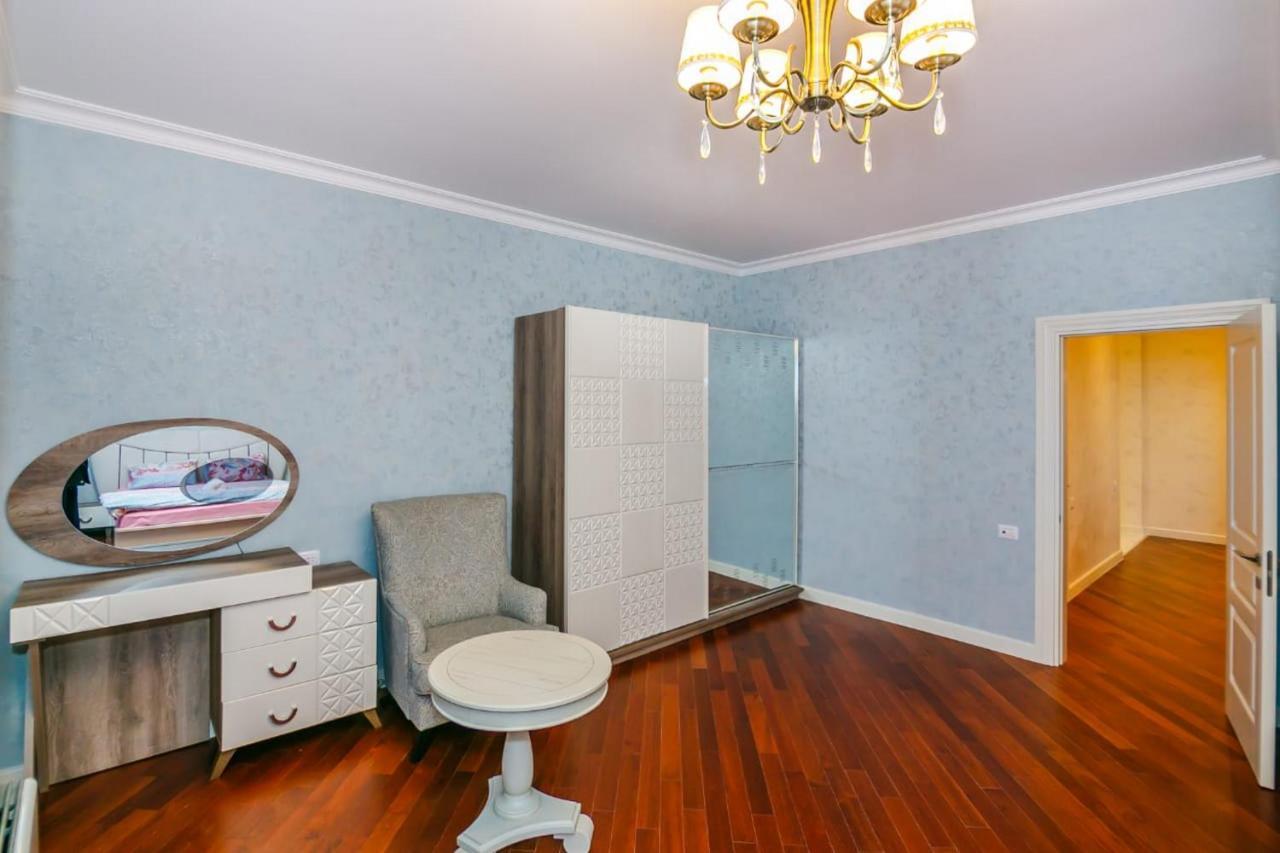 Lux Family Apartment In City Center 巴库 外观 照片