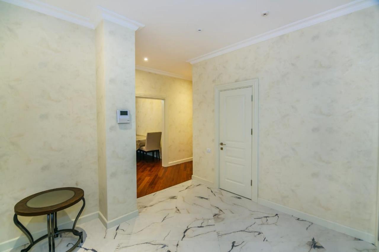 Lux Family Apartment In City Center 巴库 外观 照片