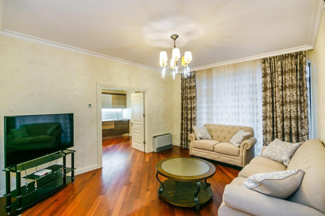 Lux Family Apartment In City Center 巴库 外观 照片